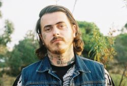 Sam Alone lançou este ano, com os Gravediggers, o seu terceiro álbum de estúdio e teve um verão em cheio