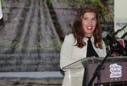 Daniela Azevedo na apresentação da 20.ª Festa da Vinha e do Vinho de Arruda dos Vinhos